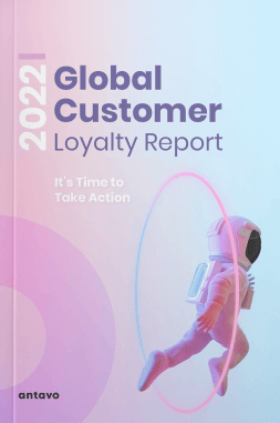 Banner for downloading the Global Customer Loyalty Report 2022 on the report's landing page of Antavo's website.