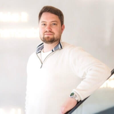 Andrew Hollingworth's headshot